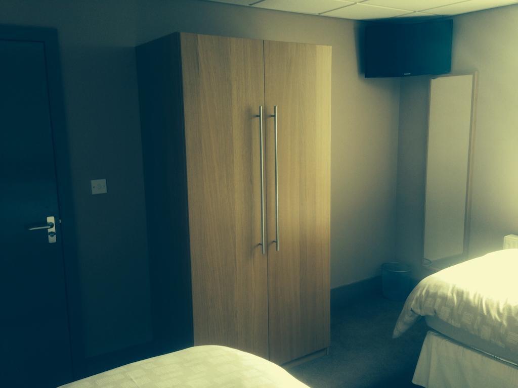 Coach & Horses Bed and Breakfast Tredegar Exteriör bild
